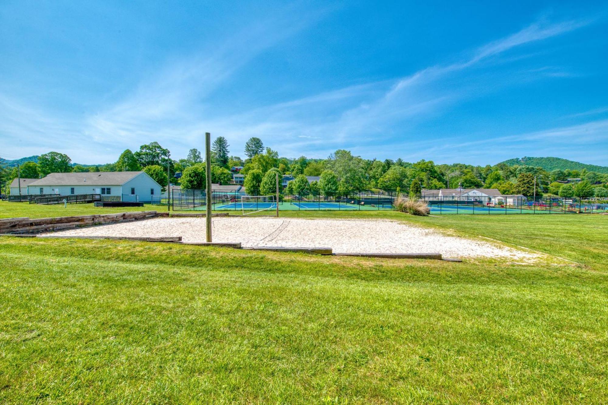 Hood Lower Lake Junaluska Buitenkant foto